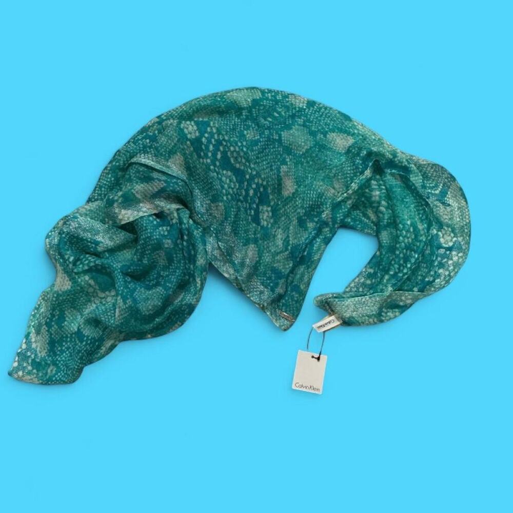 Calvin klein blue snakeskin print infinity scarf nwt